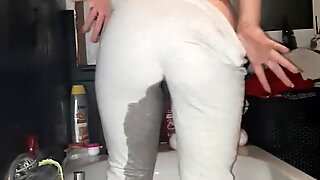 Pissing in my Pants and Washing in my Piss after Gym Workout